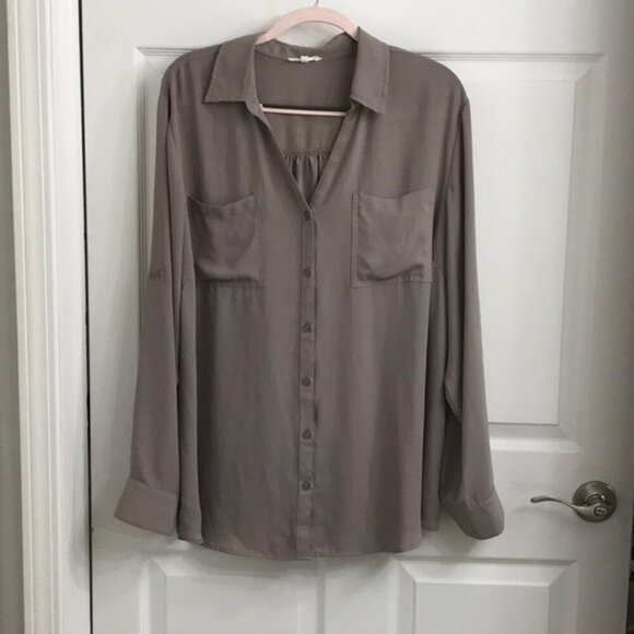 Gray button up blouse. - Picture 1 of 6